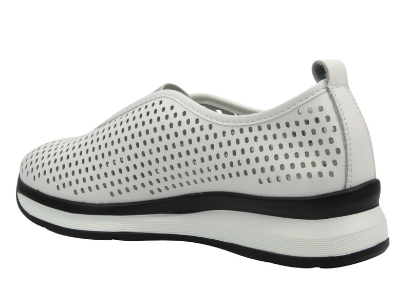 Ażurowe półbuty damskie wsuwane - Sokolski W25-26, białe