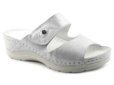Skórzane klapki damskie na wygodnej, grubej podeszwie - HELIOS Komfort 286, srebrne
