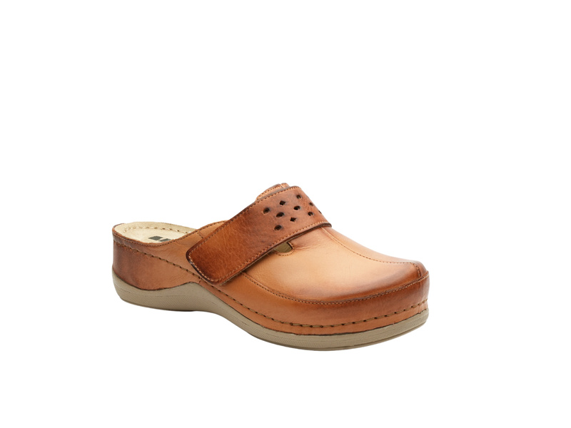 Skórzane klapki damskie brąz Leon 902