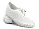 Ażurowe półbuty damskie w sportowym stylu - Vacarro 435, białe