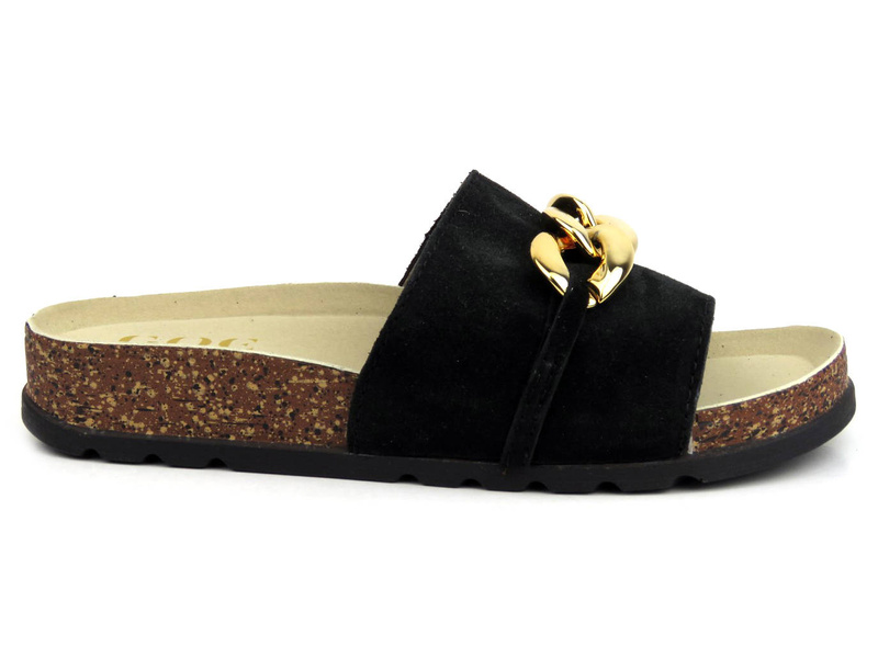 Zamszowe klapki damskie ze złotym łańcuchem - GOE JJ2N7006, czarne