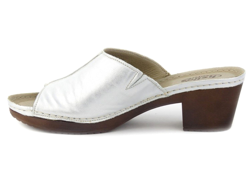 Skórzane klapki damskie na klocku - HELIOS Komfort 222, srebrne