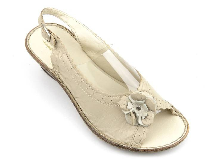 Skórzane sandały damskie na niskim koturnie HELIOS Komfort 679, cappucino