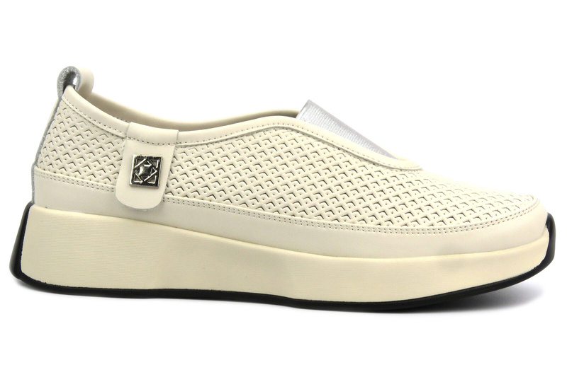 Ażurowe sneakersy damskie - Sokolski HW W24-456, beżowe