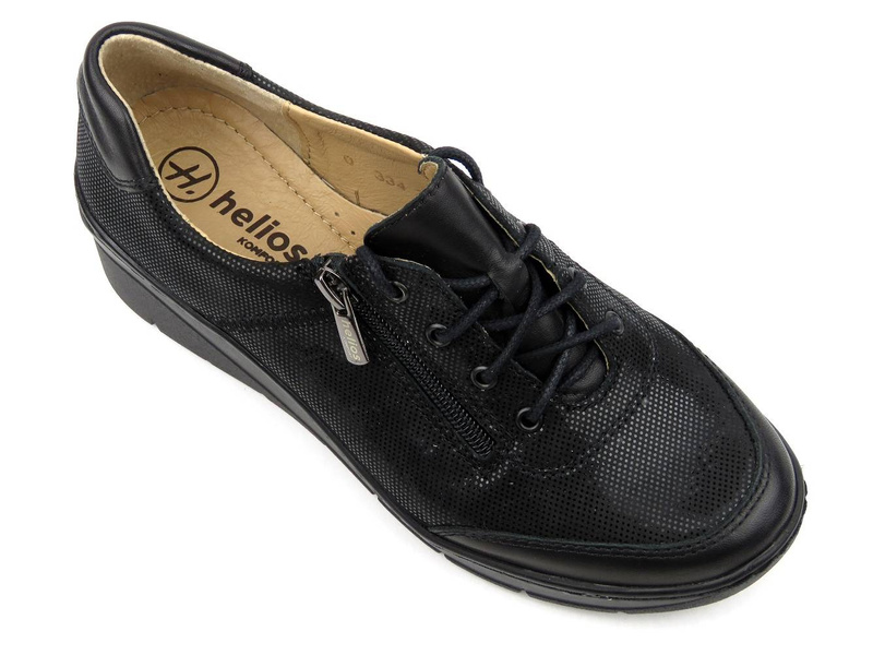 Wygodne półbuty damskie z połyskującą cholewką - Helios Komfort 334S, czarne