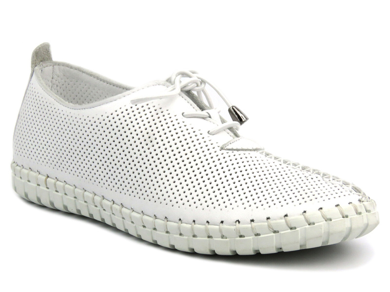 Ażurowe półbuty damskie w sportowym stylu - Vacarro 435, białe
