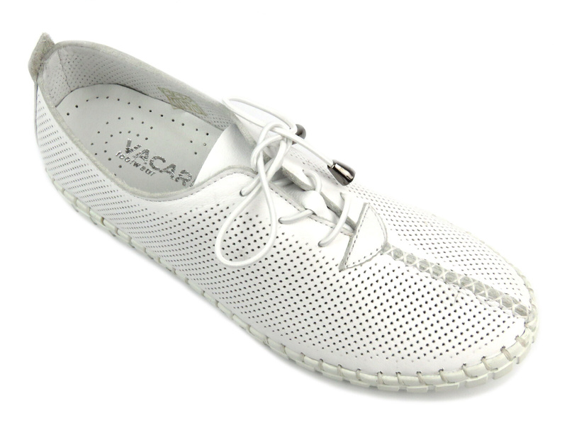 Ażurowe półbuty damskie w sportowym stylu - Vacarro 435, białe