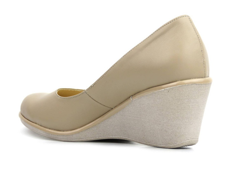 Wygodne czółenka na koturnie - AGXBUT 570, beżowe