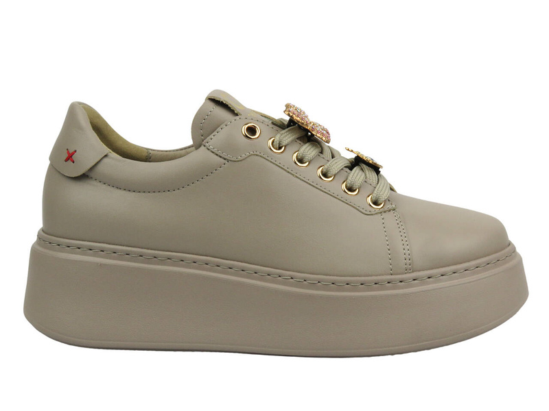 Sportowe buty damskie na platformie - CheBello 4585, beżowe