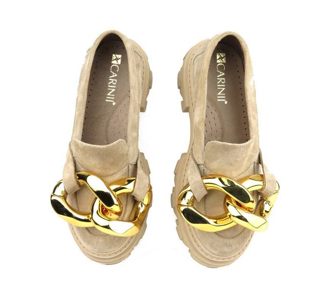 Beżowe półbuty, mokasyny damskie z ozdobnym łańcuchem - CARINII B5976