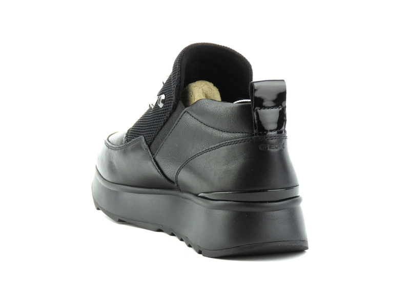 Sneakersy damskie ze srebrnymi ozdobami - Geox D745TA, czarne