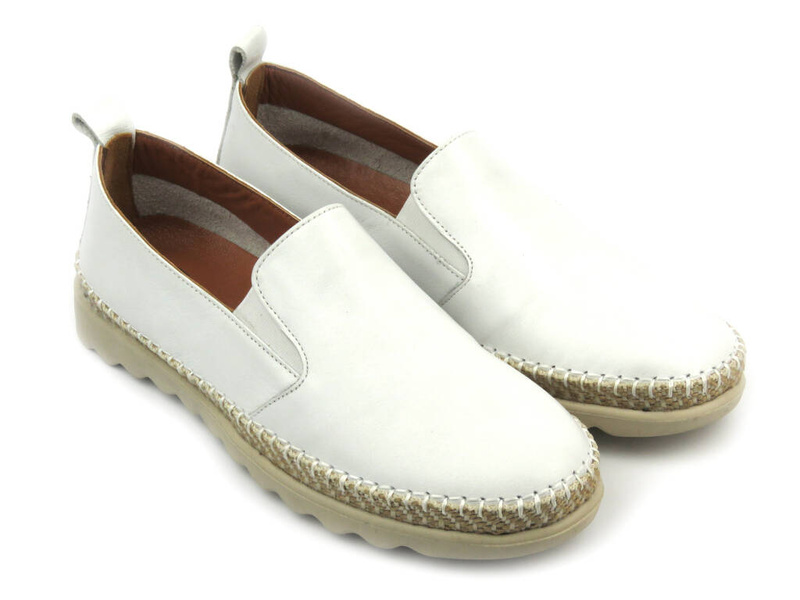 Skórzane półbuty damskie - Artiker 54C0642, biały