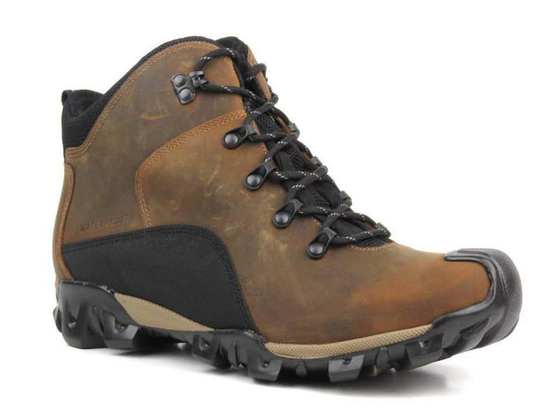 Wysokie trekkingi męskie z membraną - TAPI J-4163, brązowe