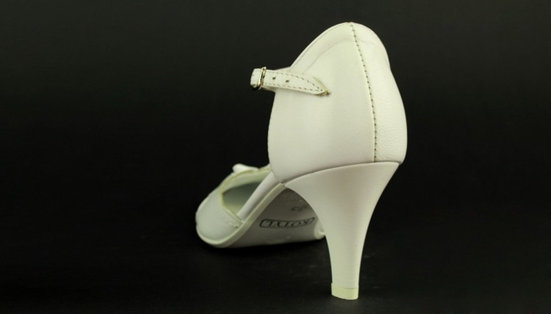 Skórzane czółenka ślubne na szpilce - Kotyl 022, białe