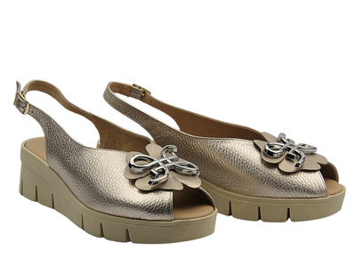 Skórzane sandały damskie na platformie platynowe UNCOME 40085