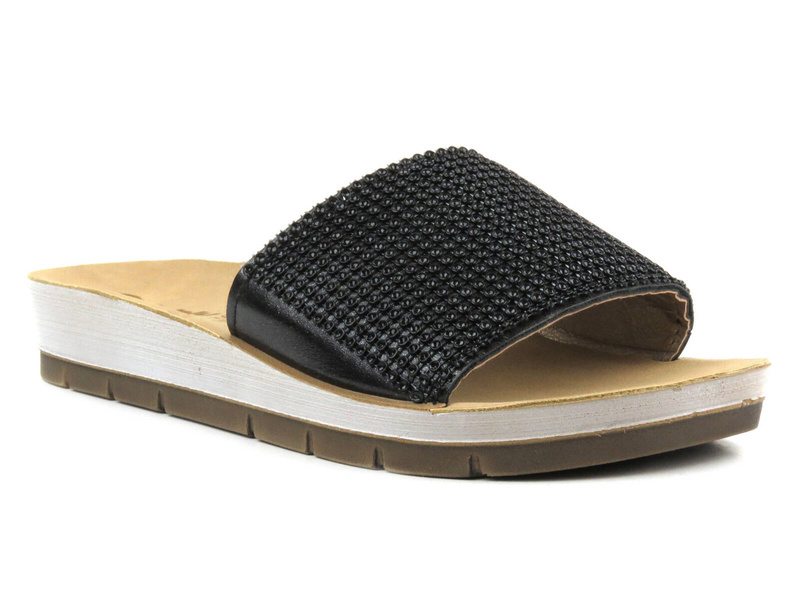 Klapki damskie ze zdobioną cholewką- INBLU BRILLA, czarne