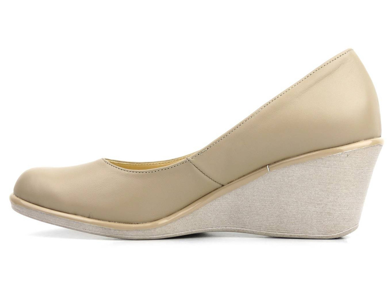 Wygodne czółenka na koturnie - AGXBUT 570, beżowe