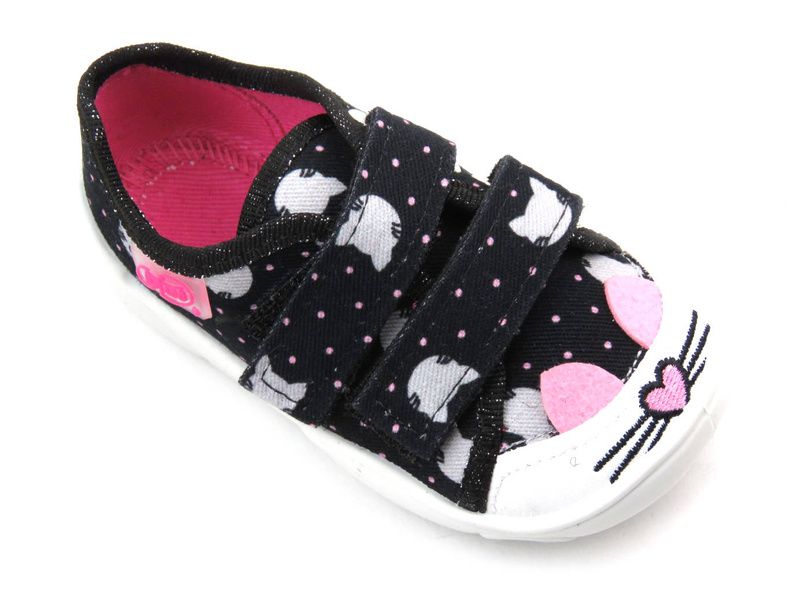 Kapcie, buty dziecięce na rzepy - BEFADO 907P151, czarne w kotki
