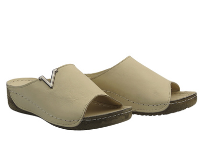 Skórzane klapki damskie na grubej podeszwie beżowe Nika Komfort H-211