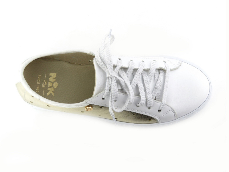 Skórzane sneakersy damskie - NIK 0473, białe ze złotem