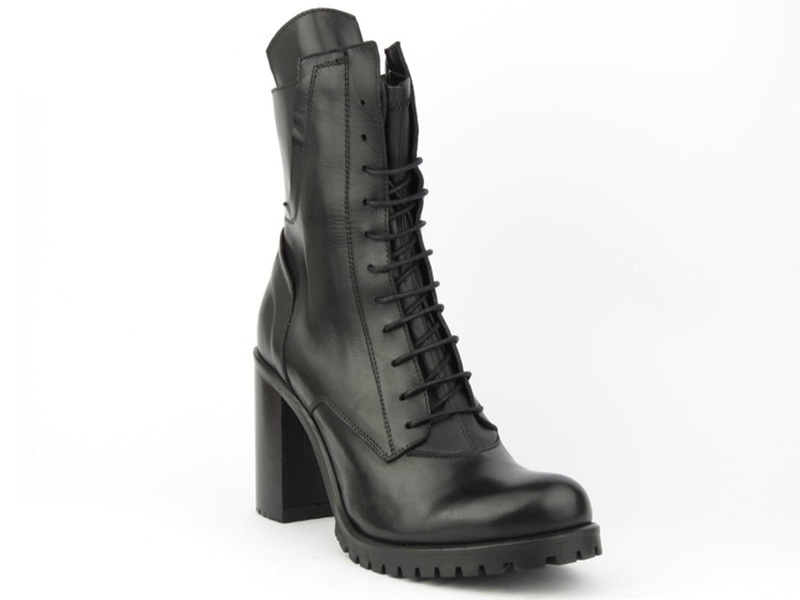 Skórzane botki damskie na wysokim słupku - Venezia 2410, czarne