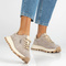 Wygodne sneakersy damskie ze skóry naturalnej zamszowej na platformie Filippo DP7498/26, beżowe