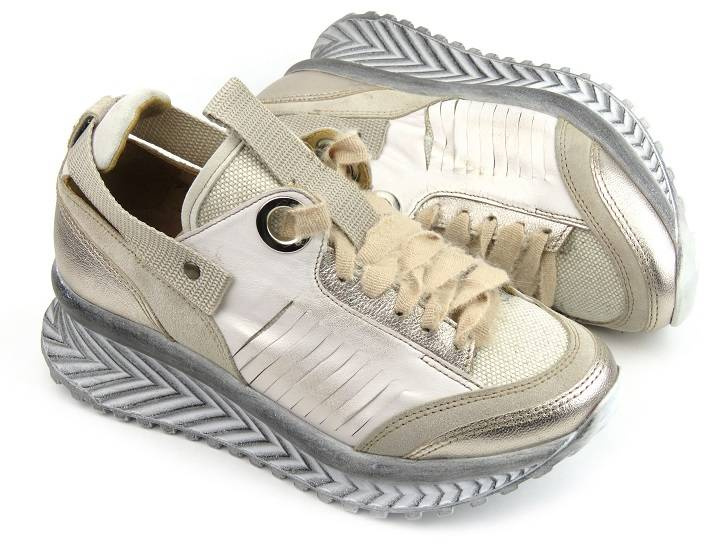 Skórzane sneakersy damskie na platformie - Maciejka 04916-19, beżowe