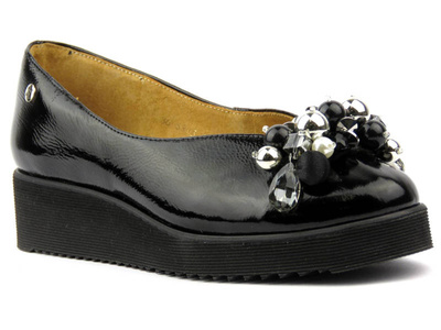 Skórzane półbuty, lordsy damskie z ozdobą - MACIEJKA 5315D-01, czarne