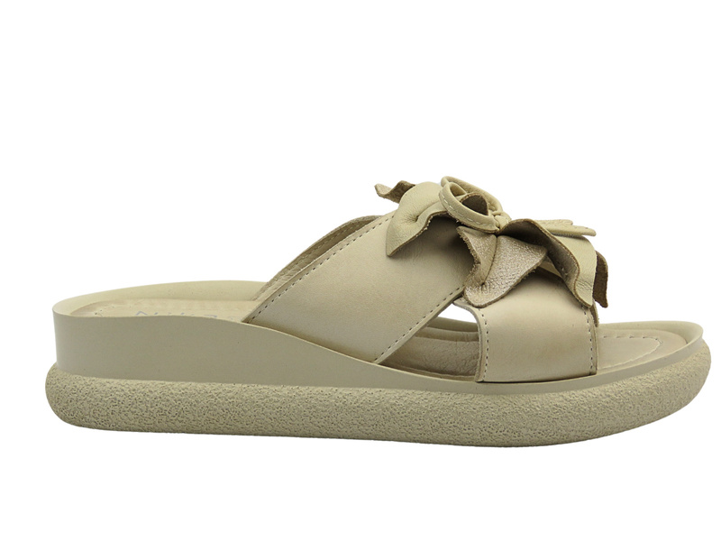 Skórzane klapki beżowe Nika Komfort H-483