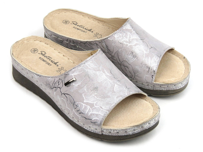 Klapki damskie z ozdobną cholewką - SKOTNICKI KL-3-0531, srebrne