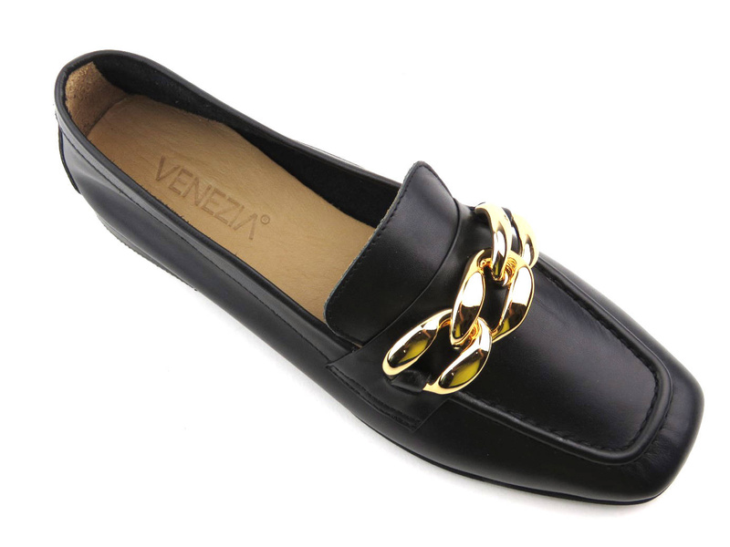 Mokasyny, lordsy damskie ze złotym łańcuchem - VENEZIA 0396801D, czarne