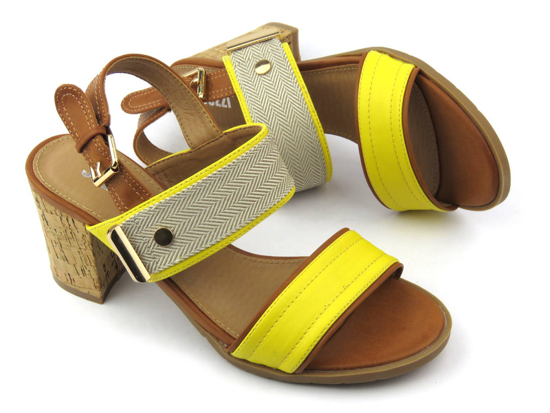 Sandały damskie na słupku - Jezzi, 20SD35-1826, żółte
