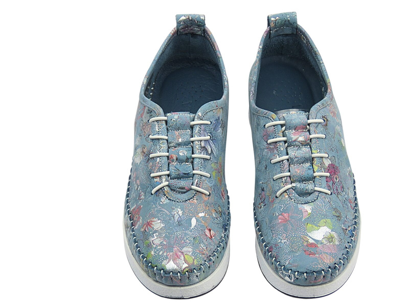 Skórzane półbuty damskie w kwiaty niebieskie VENEZIA E149NUBUOSP029