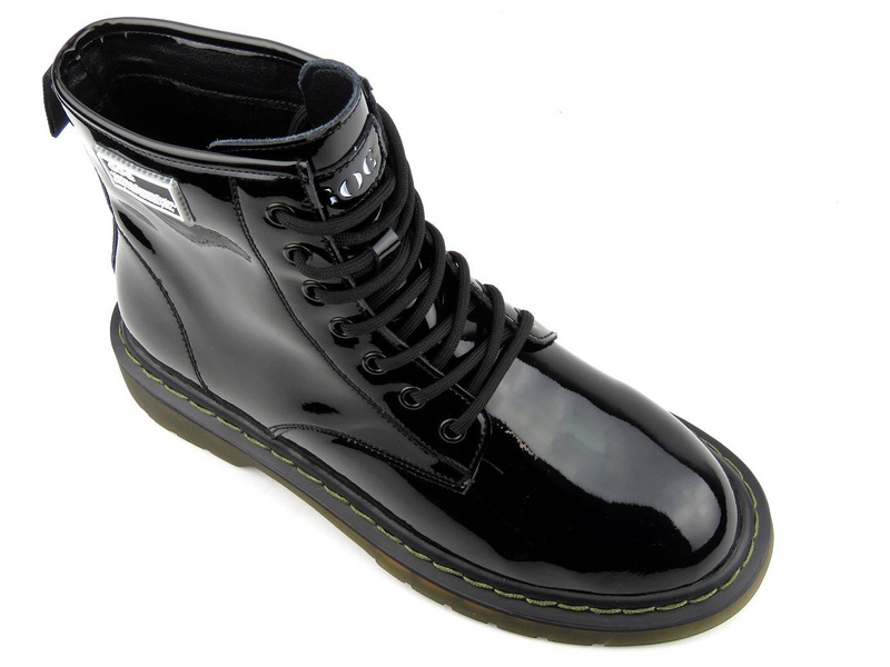 Botki damskie, martensy ze skóry lakierowanej - GOE II2N4050, czarne