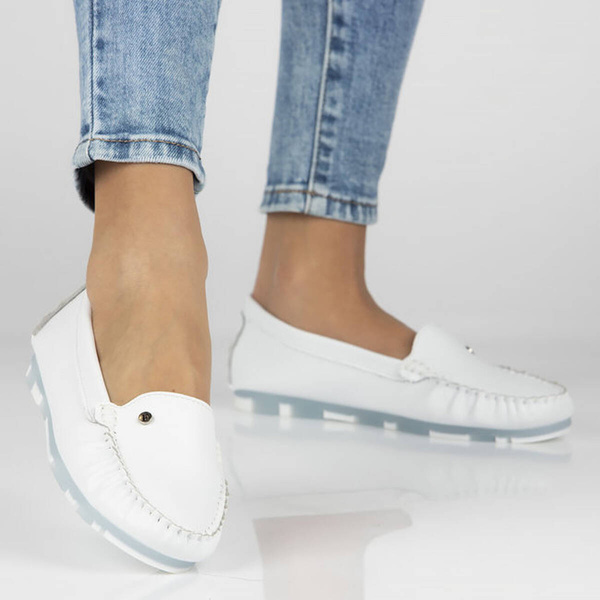 Skórzane mokasyny damskie - Filippo DP2037, białe