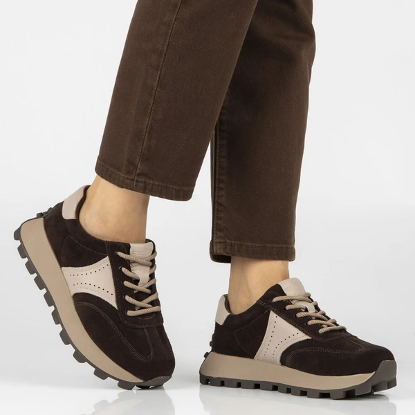 Damskie sneakersy skórzane zamszowe Filippo DP7976/26 brązowe – wygodne półbuty na grubej podeszwie