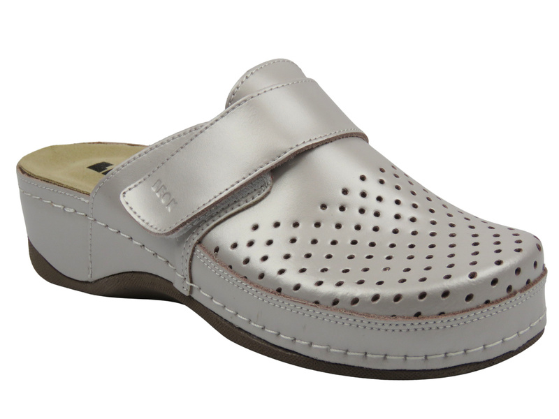 Skórzane klapki damskie perłowe Leon 2022