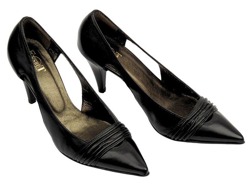 Skórzane czółenka damskie na szpilce - Eksbut 17-0648, czarne