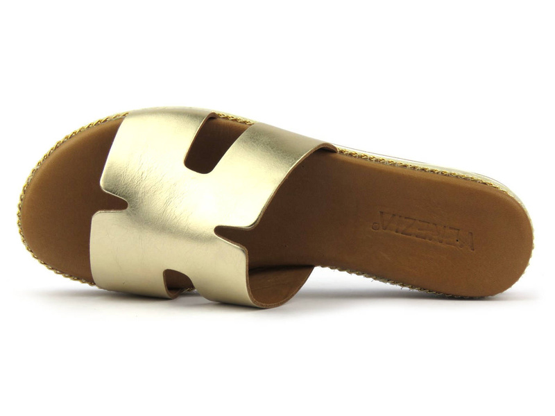 Skórzane klapki damskie na ozdobnej platformie - VENEZIA 261604, złote