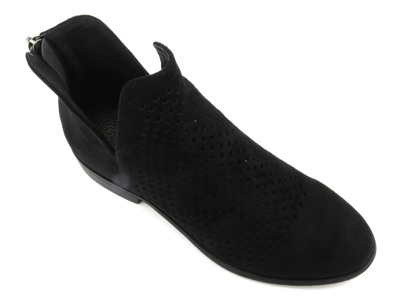 Ażurowe botki na płaskim obcasie - Potocki 23-12107, czarne