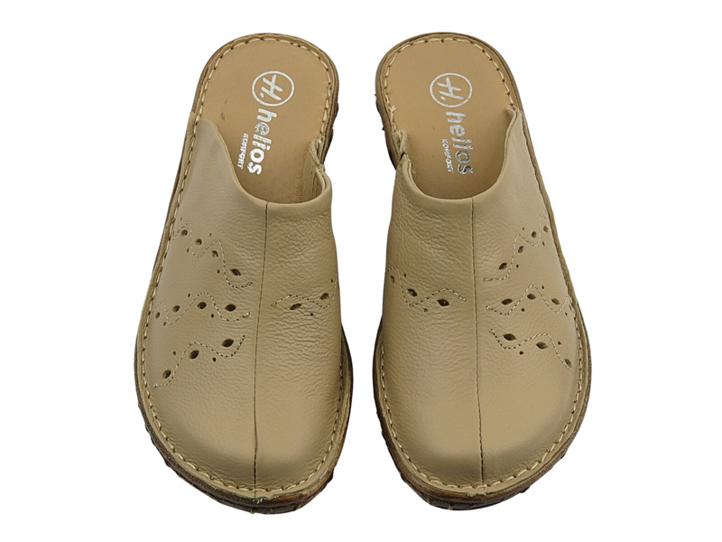 Skórzane klapki damskie na koturnie jasnobeżowe Helios Komfort 693