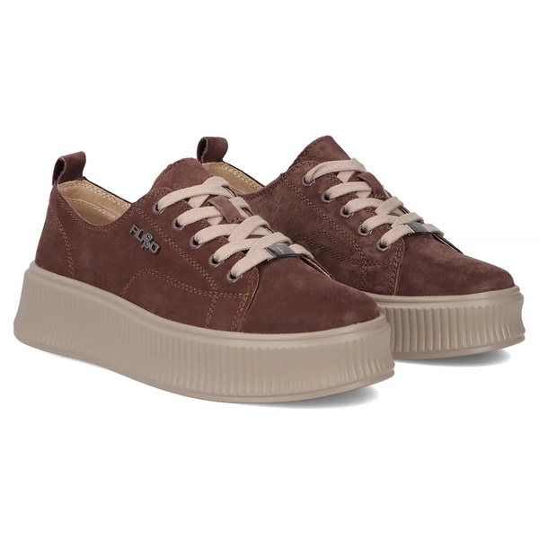 Wygodne sneakersy damskie ze skóry naturalnej zamszowej na platformie Filippo DP6122/26, brązowe