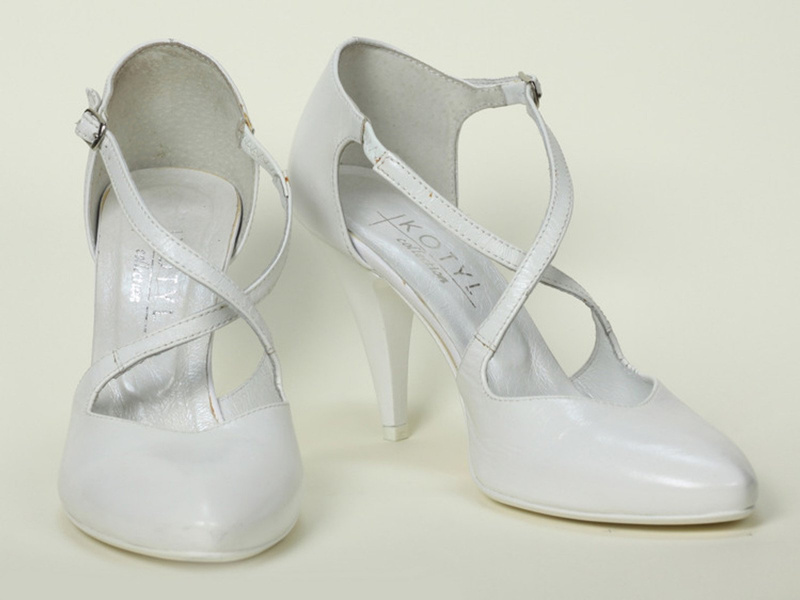 Czółenka ślubne Kotyl 343