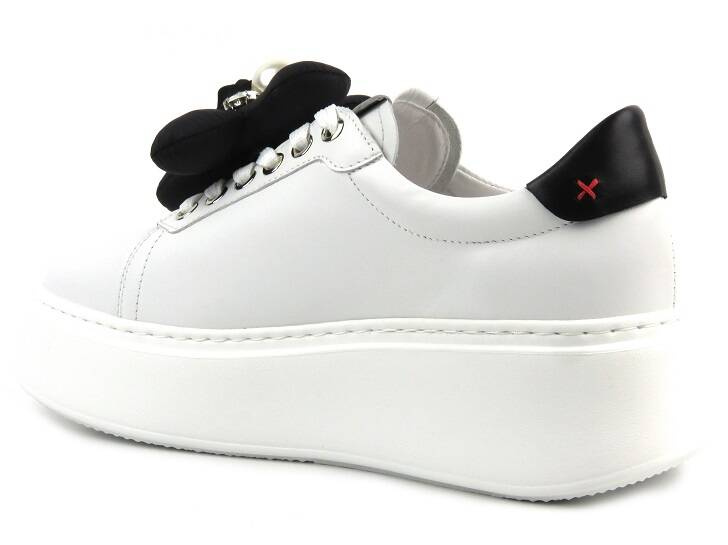 Sportowe buty damskie na platformie - CheBello 4366, białe