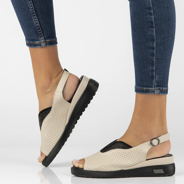 Skórzane sandały damskie na platformie beżowe Filippo DS6145/25