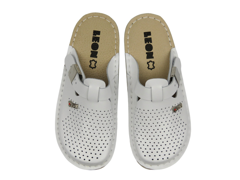 Skórzane klapki damskie z regulowanym paskiem białe Leon V260