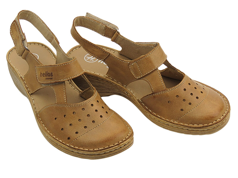 Skórzane sandały damskie na koturnie jasnobrązowe HELIOS Komfort 150