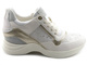 Bardzo wygodne sneakersy damskie na ukrytym koturnie - GEOX Respira D04HVA, białe