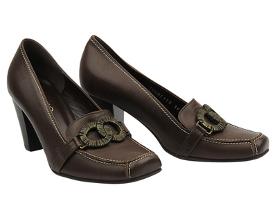 SKÓRZANE BRĄZOWE CZÓŁENKA RYŁKO L7N33 NA SŁUPKU