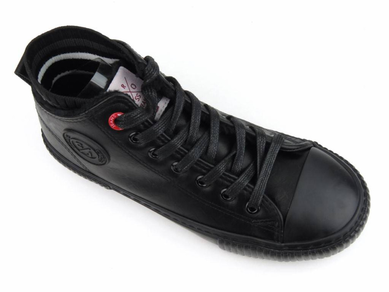 Ocieplane trampki damskie z elastycznym materiałem przy kostce - CROSS JEANS II2R4021, czarne